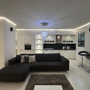 Tam Serviced 2Bdr Apartment City Center No6